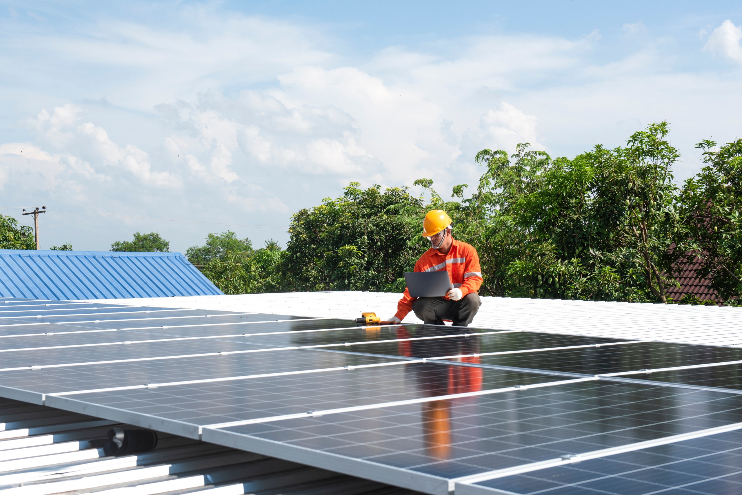 AdobeStock_431312023 Zonnepanelen